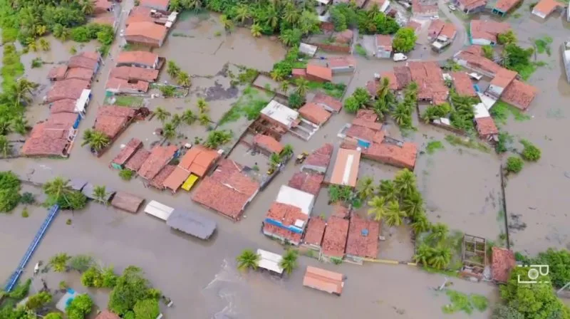 Rio transborda e atinge 200 casas de comunidade ribeirinha em Baía da Traição, no Litoral Norte