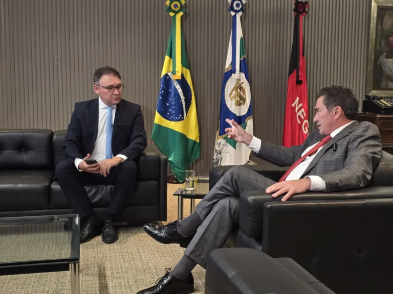 Durante encontro, Hugo Motta e presidente de Portugal criticam protecionismo