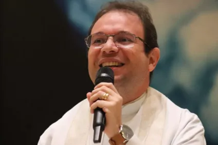 Padre Fabrício Timóteo deve deixar Diocese de Patos e assumir nova missão em paróquia de PE