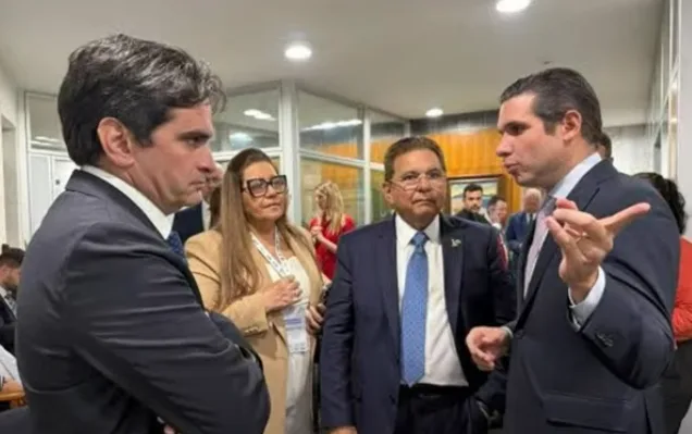 Hugo Motta e Adriano Galdino estariam articulando para convencer Murilo a aceitar indicação para conselheiro do TCE-PB