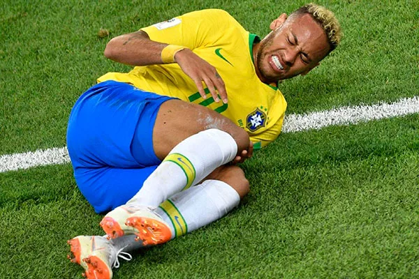 Neymar é cortado da seleção brasileira por lesão