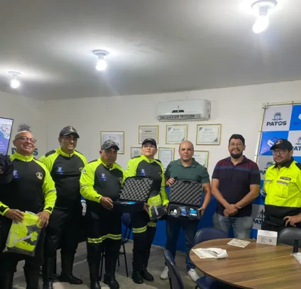 Patos comemora Dia Municipal do Agente de Trânsito com entrega de novos equipamentos