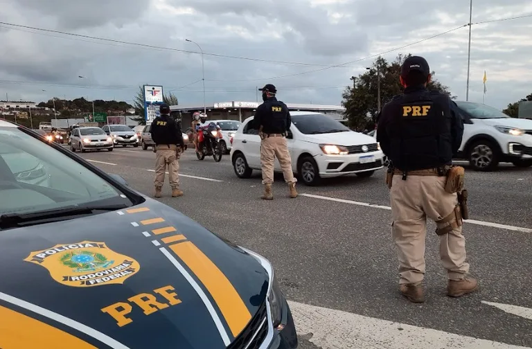 Balanço parcial da PRF registra 33 acidentes, com uma morte, durante o Carnaval na Paraíba