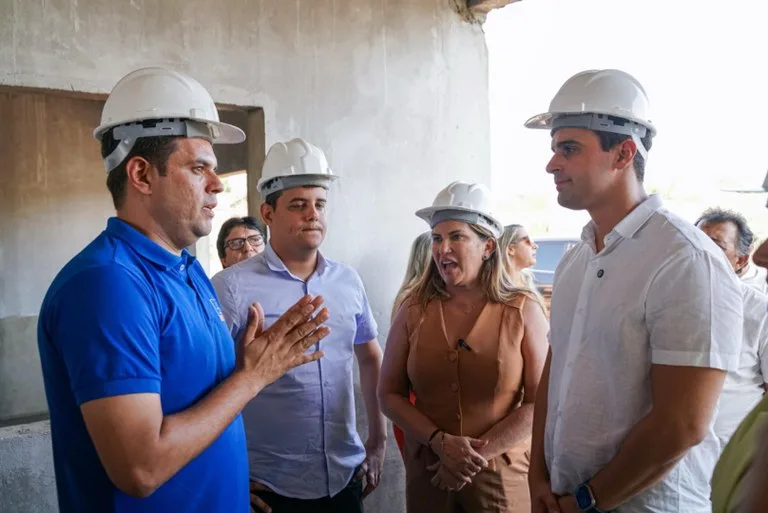 Governador em exercício inspeciona obras de construção de creche e de reforma e ampliação do Hospital Regional de Cajazeiras