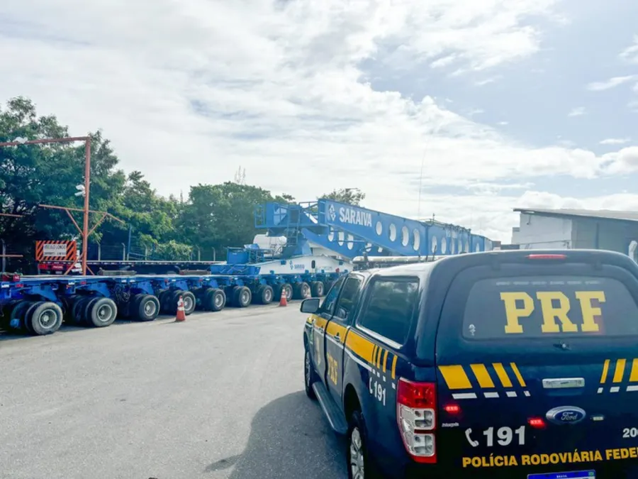 Escolta gigante de transformador de energia eólica vai interditar a BR-101 entre PB e PE - VEJA O VÍDEO DA CARGA