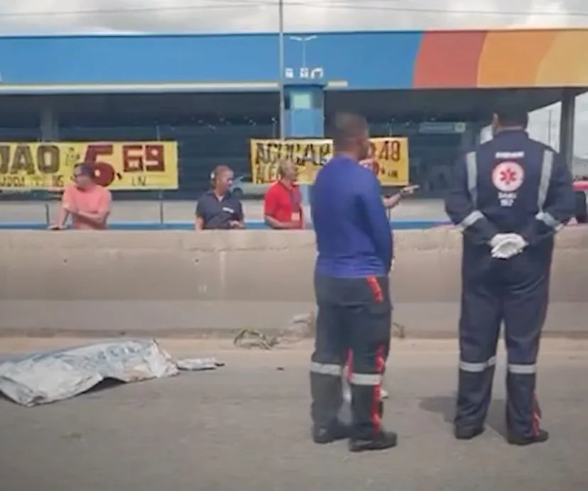 Homem morre em grave acidente envolvendo moto e caminhão na BR-230