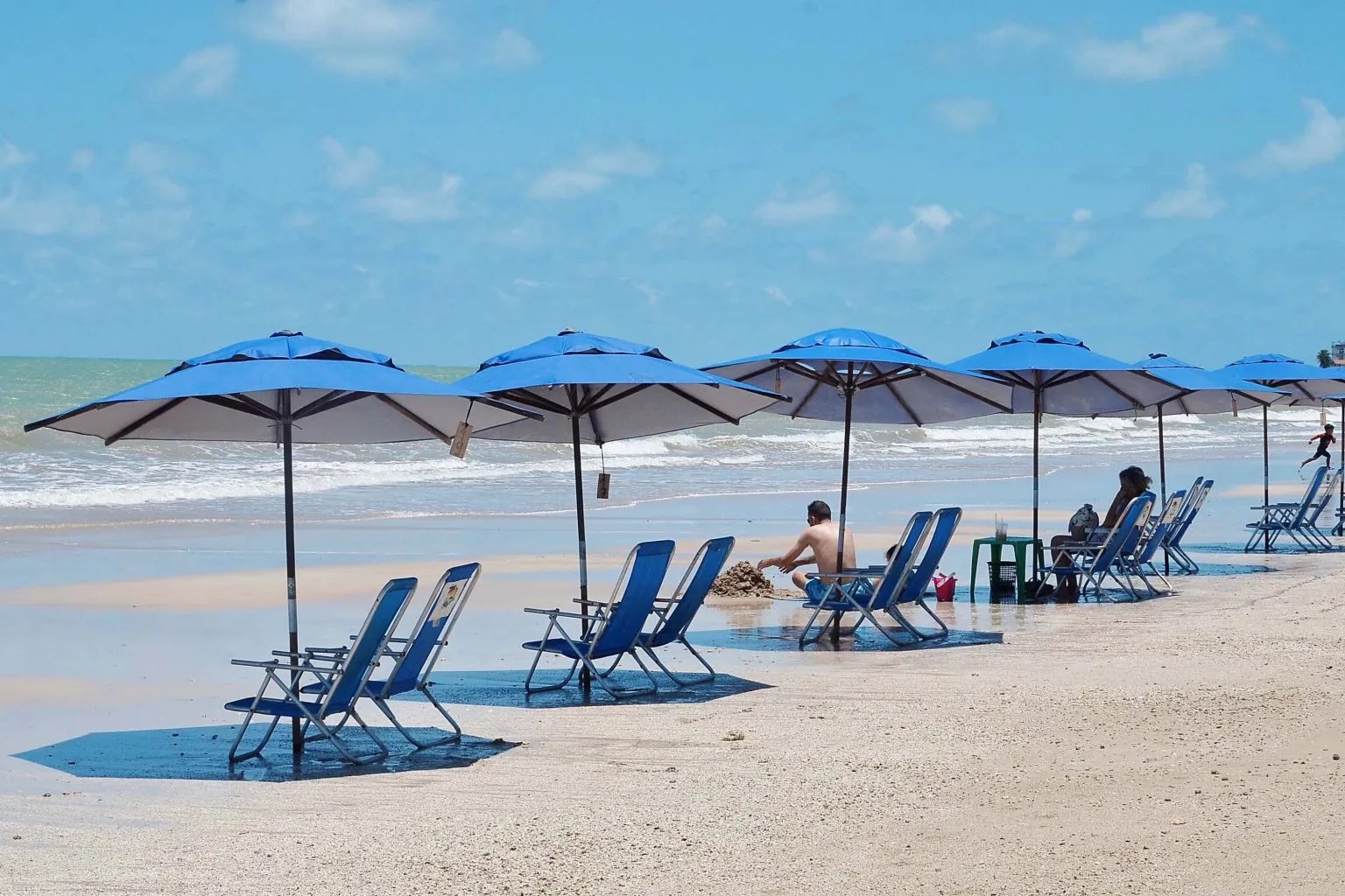 Seis trechos de praias na Paraíba impróprios para banho neste fim de semana; confira quais