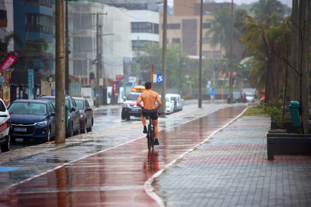 João Pessoa registra 87 mm de chuva em 12 horas e pode chegar a 50 mm por dia até sábado