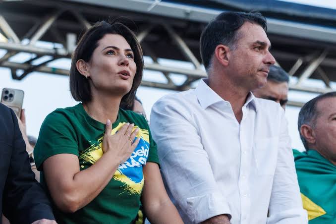 Crise com Michelle agrava desgaste de Flávio junto às mulheres – Por Nonato Guedes